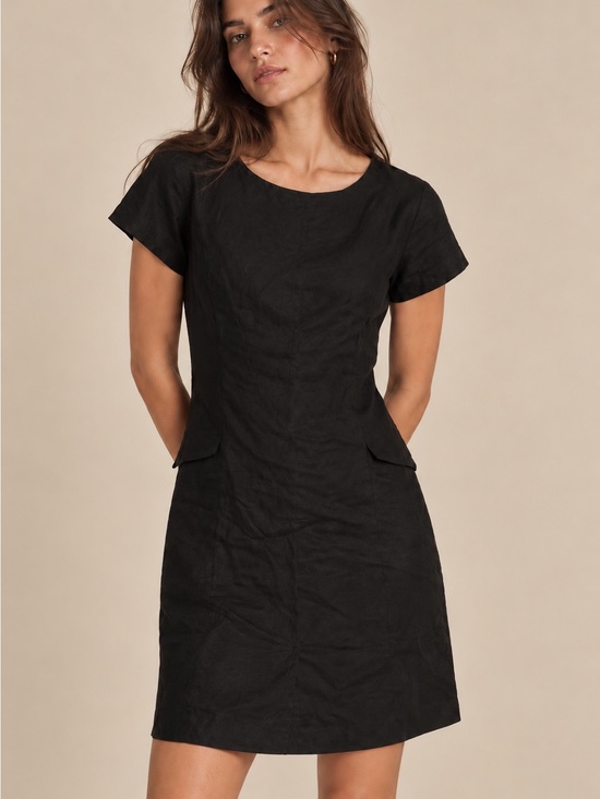 Ann Taylor Dresses & Skirts - Ann Taylor Black Short-Sleeve Shift Dress